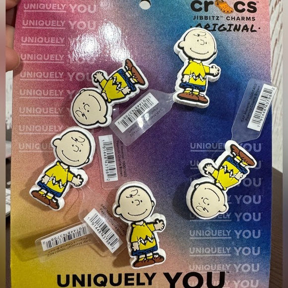 Crocs Jibbitz Charlie Brown Charms 5 pack set - Picture 1 of 2